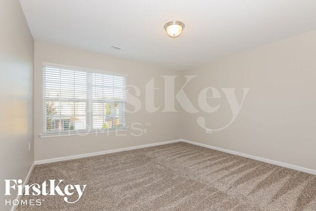 Building Photo - 408 Lind Point Ln