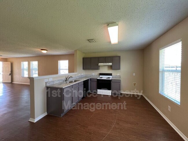 Building Photo - 4888 Parkview Hills Ln