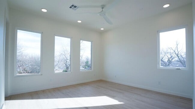 Building Photo - 605 N Idaho Ave