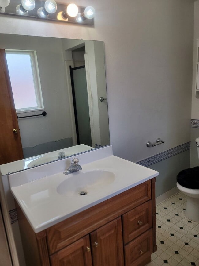 Building Photo - 3 Bedroom in Elko