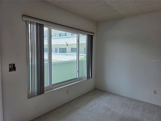 Building Photo - 2256 Philippine Dr
