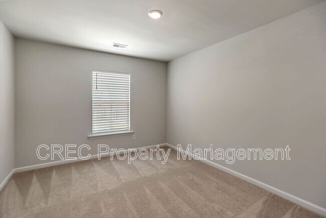 Building Photo - 146 Red Blf St