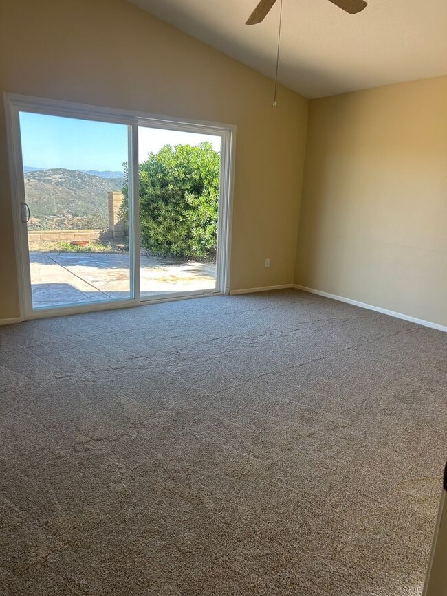Building Photo - Charming 3 bdrm Crown Hills Home with Spectacular Views