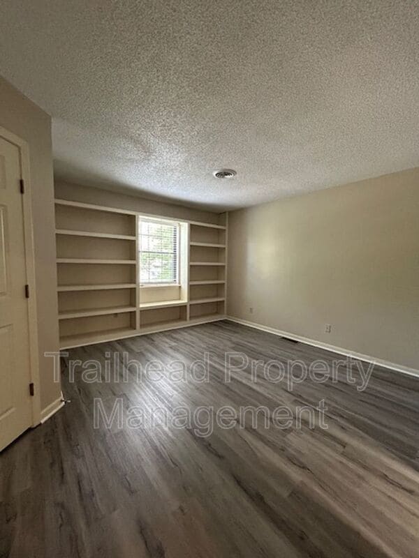 Building Photo - 7037 N Fisk Ct
