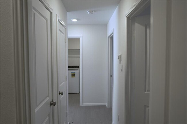 Building Photo - 4108 Rushing Ranch Path