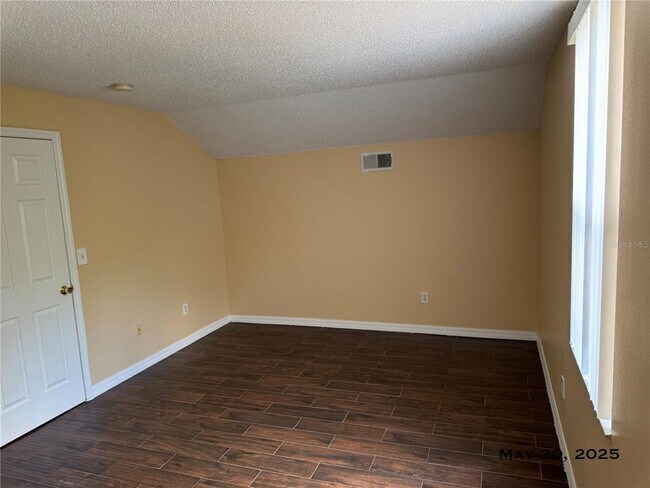 Building Photo - 5083 Luna Negra Dr
