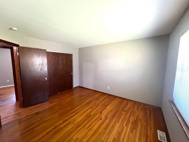 Building Photo - Move In Ready - 3 Bedroom 1.5 Bath In St. ...