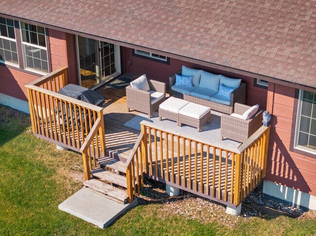 Building Photo - 1054 Canoe Loop