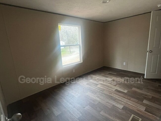 Building Photo - 57 Shady Cir