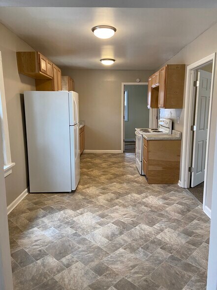 Building Photo - 986 Tritt Dr