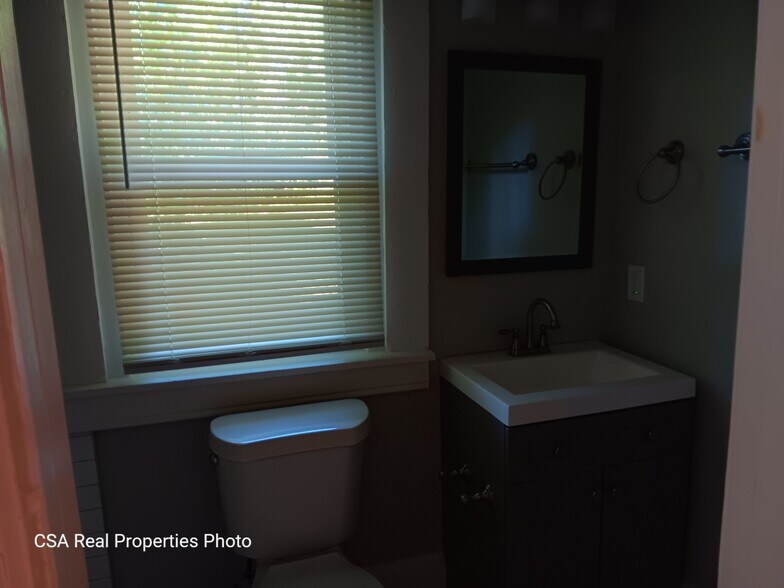 Building Photo - 1440 Fulton Ave