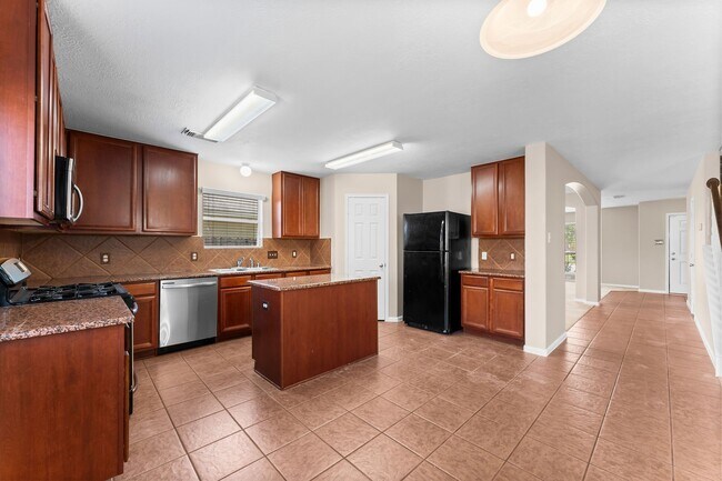 Building Photo - 8338 Loetsch Ridge Way