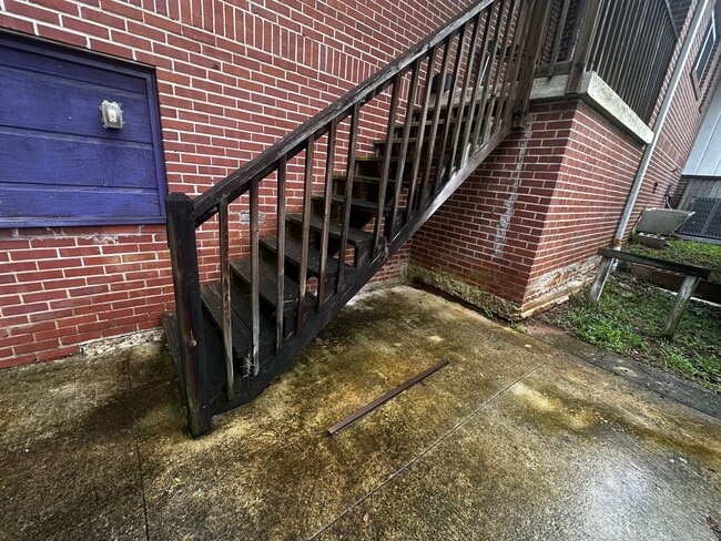 Building Photo - 1534 S Gadsden St