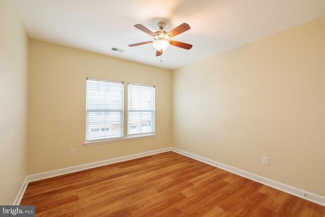 Building Photo - 256 Urban Avenue
