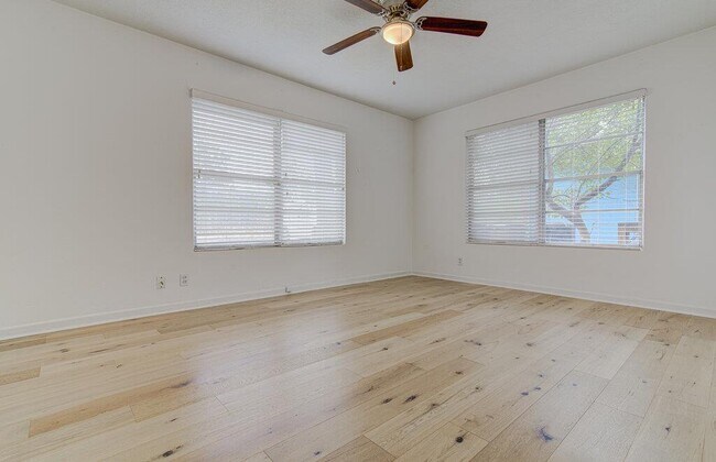 Building Photo - 1711 Brentwood St