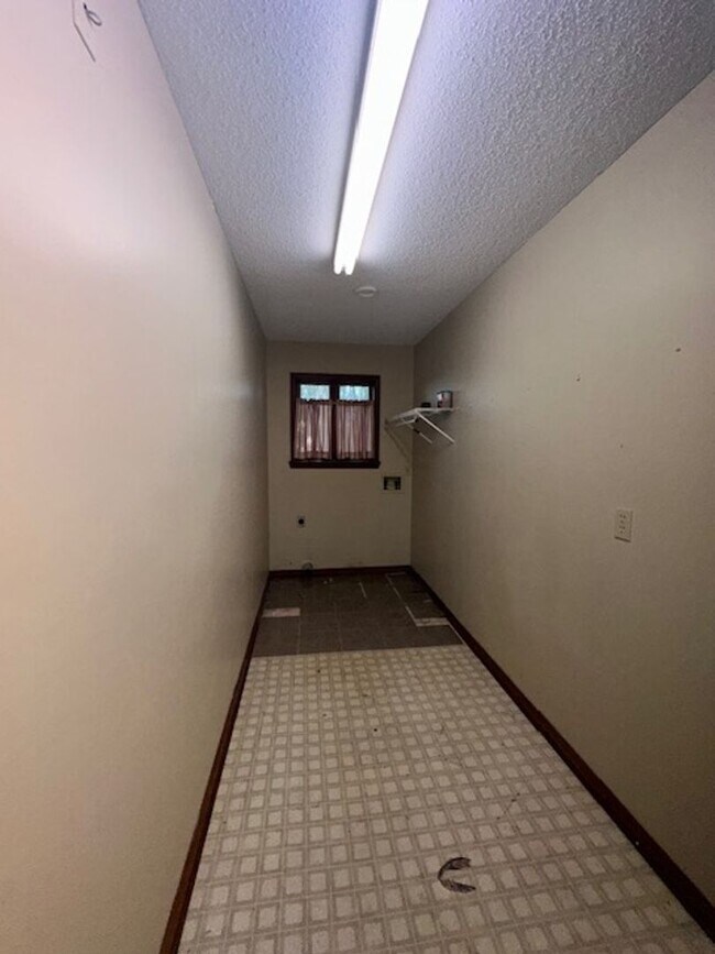 Building Photo - 1276 Quattlefield Ln