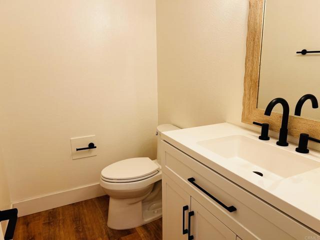 Building Photo - 4587 Cove Dr