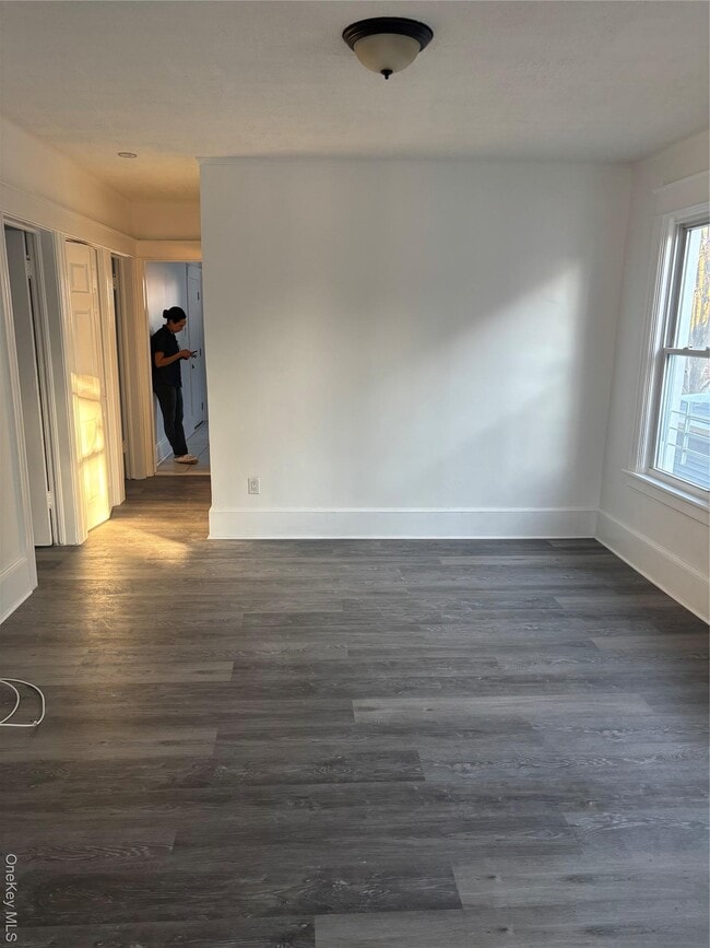 Building Photo - 20 N White St