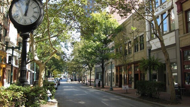 Neighborhood - 180 Summers St