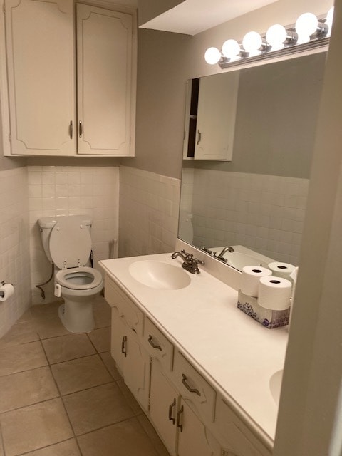 In Suite Bathroom - 6010 E University Blvd