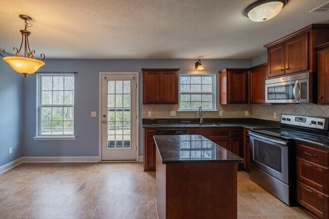 Building Photo - 157 Outpost Trl