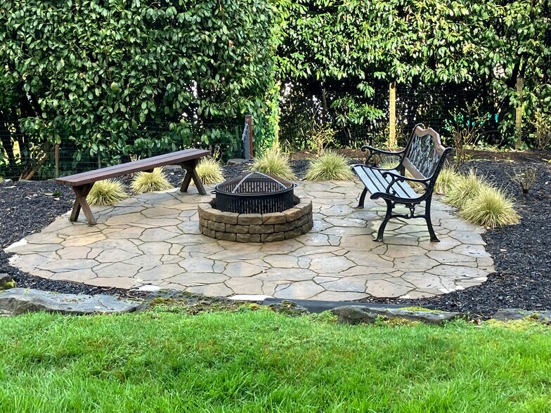 Building Photo - 9416 SW View Point Ter