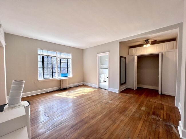 Building Photo - 1305 N Broom St