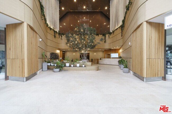 Building Photo - 1100 Wilshire Blvd