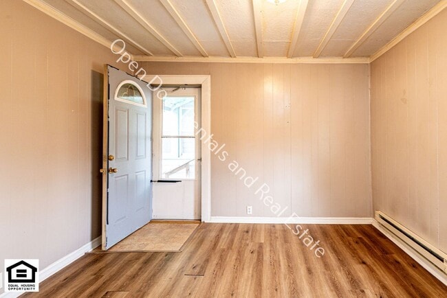 Building Photo - 122 N Grant St