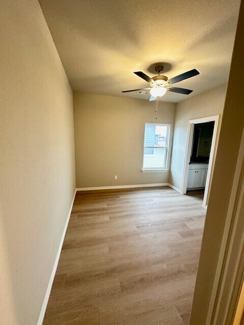 Building Photo - 1507 SW Casuarina Dr