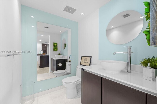 Building Photo - 665 NE 25th St