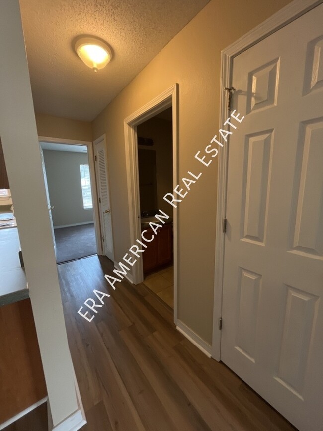 Building Photo - 4621 Bobolink Way