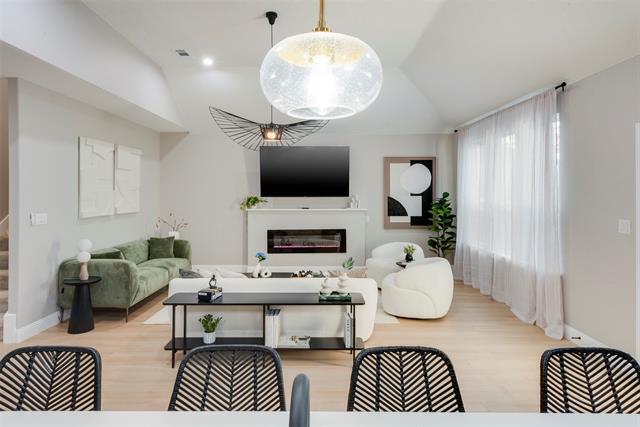 Building Photo - 529 Pebblecreek Dr