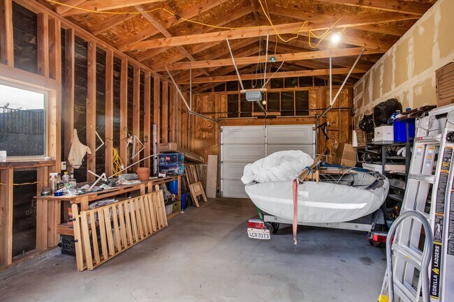 Building Photo - 7565 Sherman Hoyt Ave