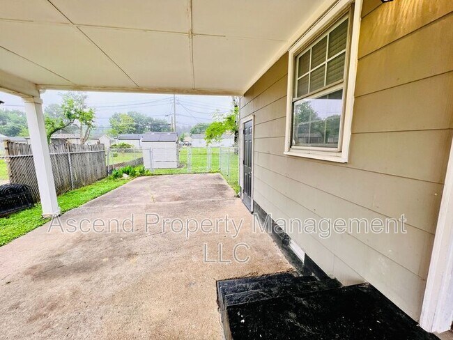 Building Photo - 4610 Leslie Ln
