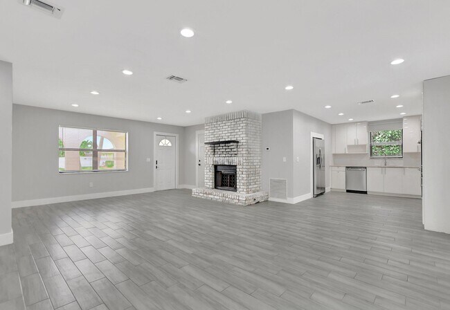 Building Photo - 4593 Appalachian St
