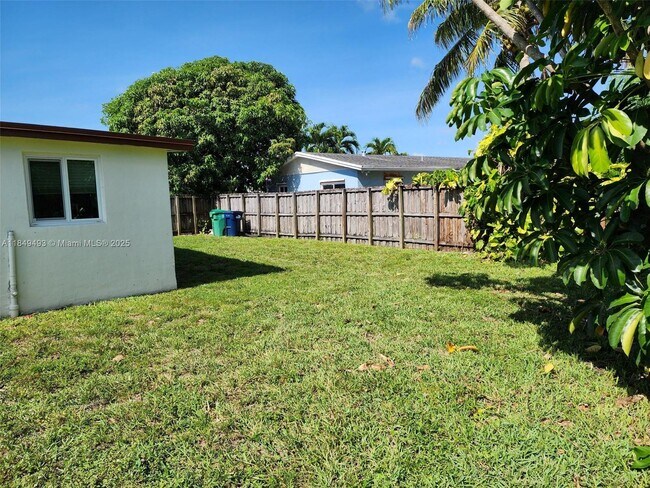 Building Photo - 845 NW 199th St
