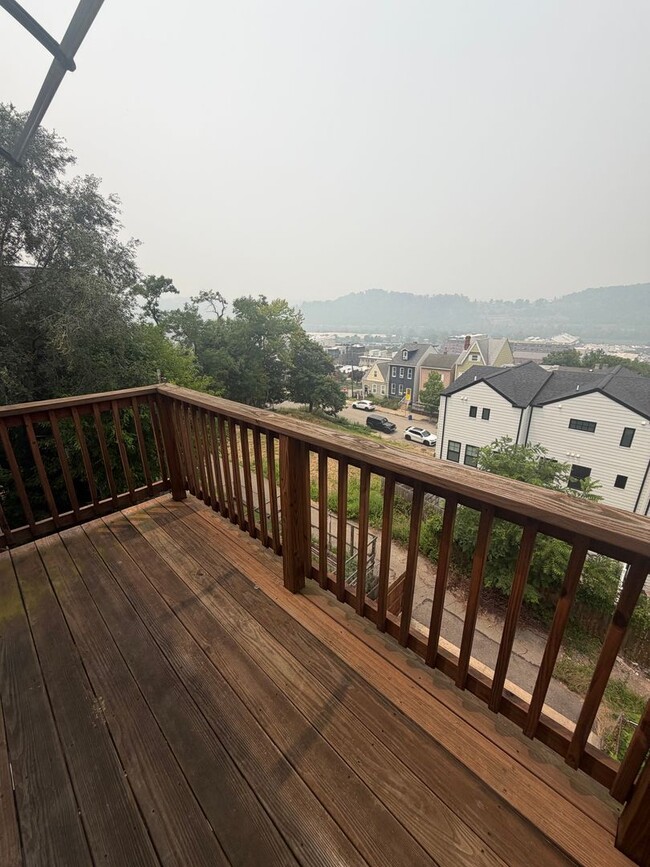 Building Photo - Lawrenceville 3 Bed, 2.5 Bath House with Parking for Lease July 1!