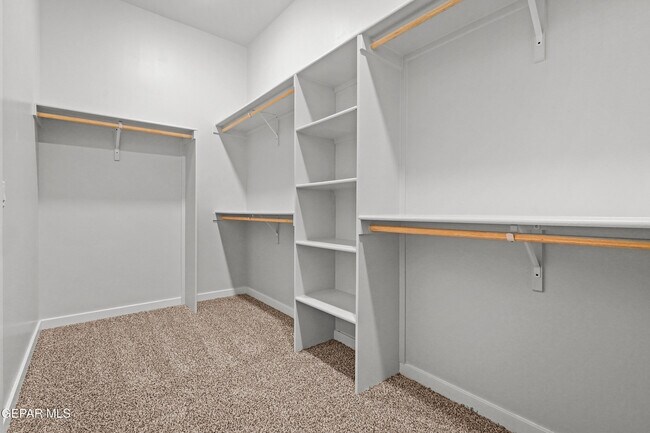 Building Photo - 13992 Margaret Ponce Ave