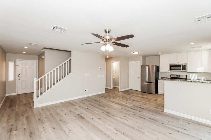 Building Photo - 8273 Oliver Twist Ln