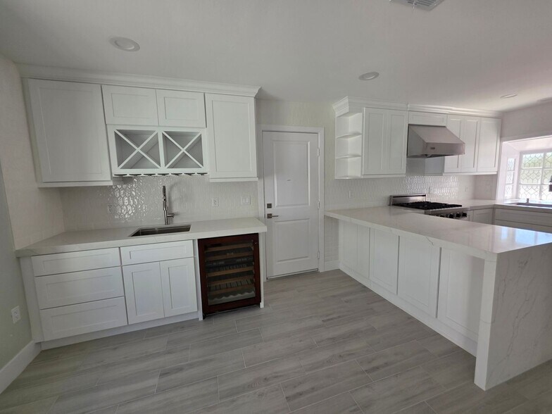 Building Photo - 12412 Lambert Cir