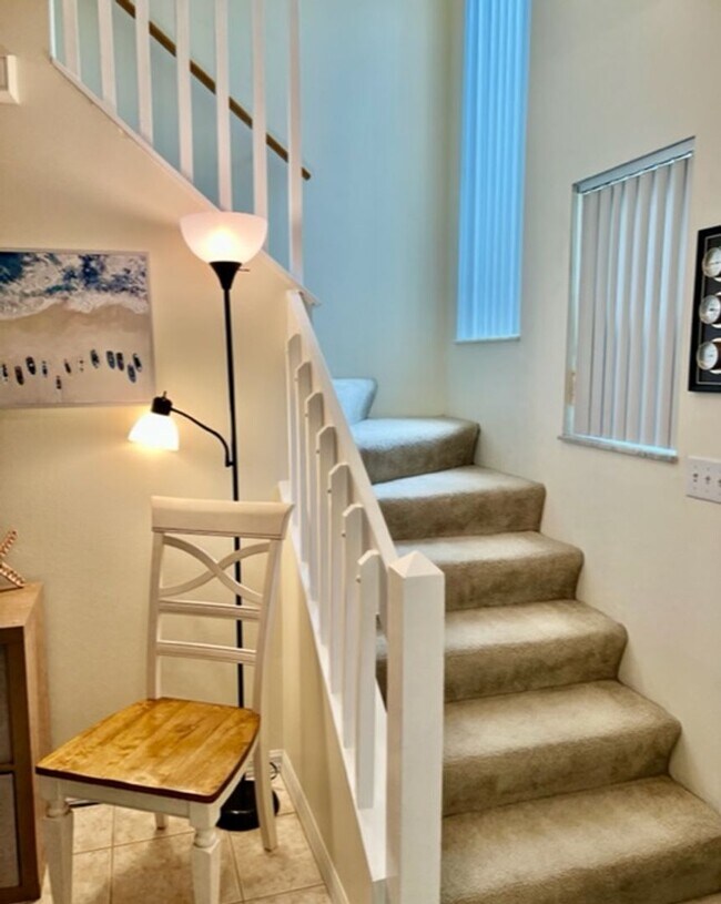 Building Photo - Beautiful Waterfront 2/2 Furnished Condo with community pool!