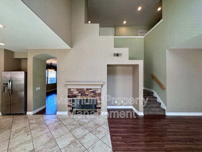 Building Photo - 30997 Oakhill Dr