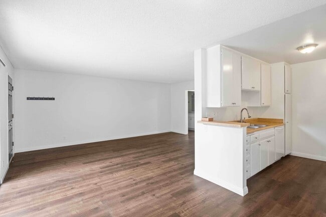 Building Photo - 3637 Glendon Ave