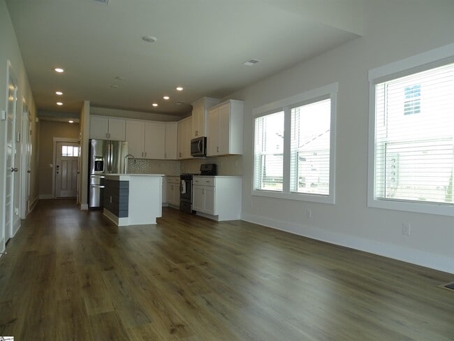 Building Photo - 146 Bromes Wy