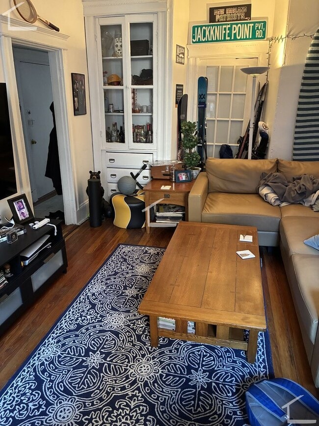 Building Photo - Rare 4 bed in Beacon hill....