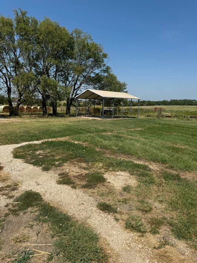 Building Photo - 227-4000 4000 Rd