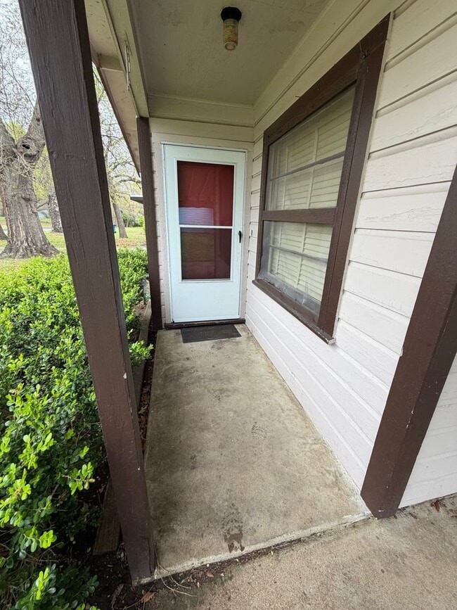 Building Photo - 3019 W Collin St.