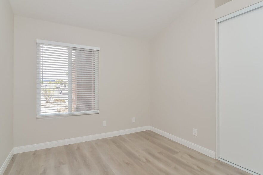 Building Photo - 406 Aloha Dr