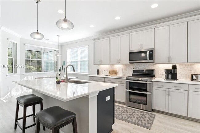 Building Photo - 731 Harborside Dr